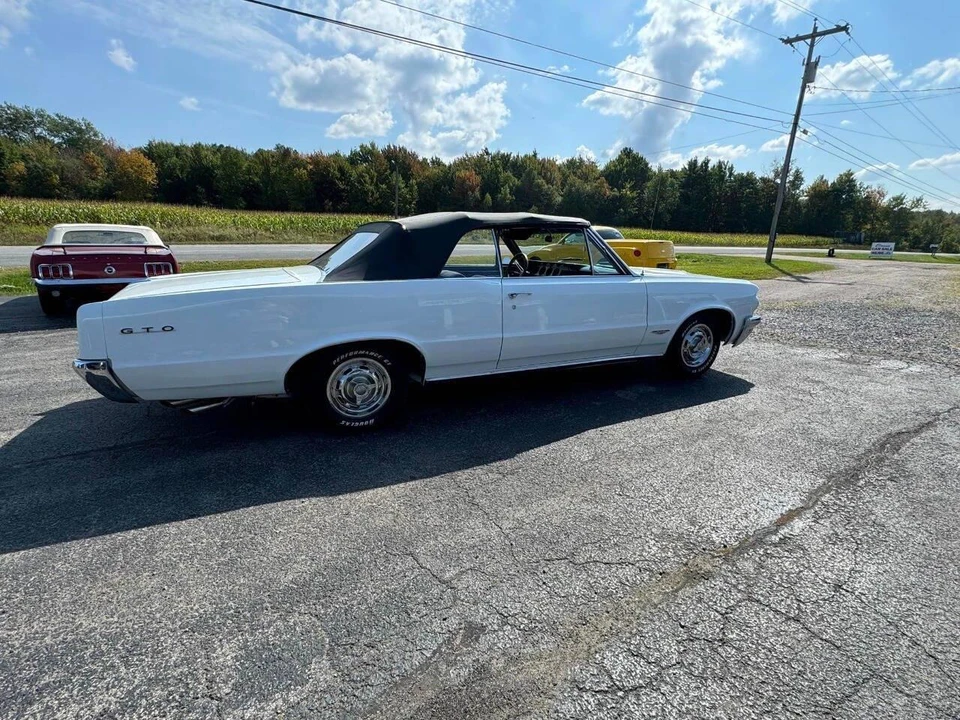 1964 Pontiac GTO 1st Gen - Image 20 of 31
