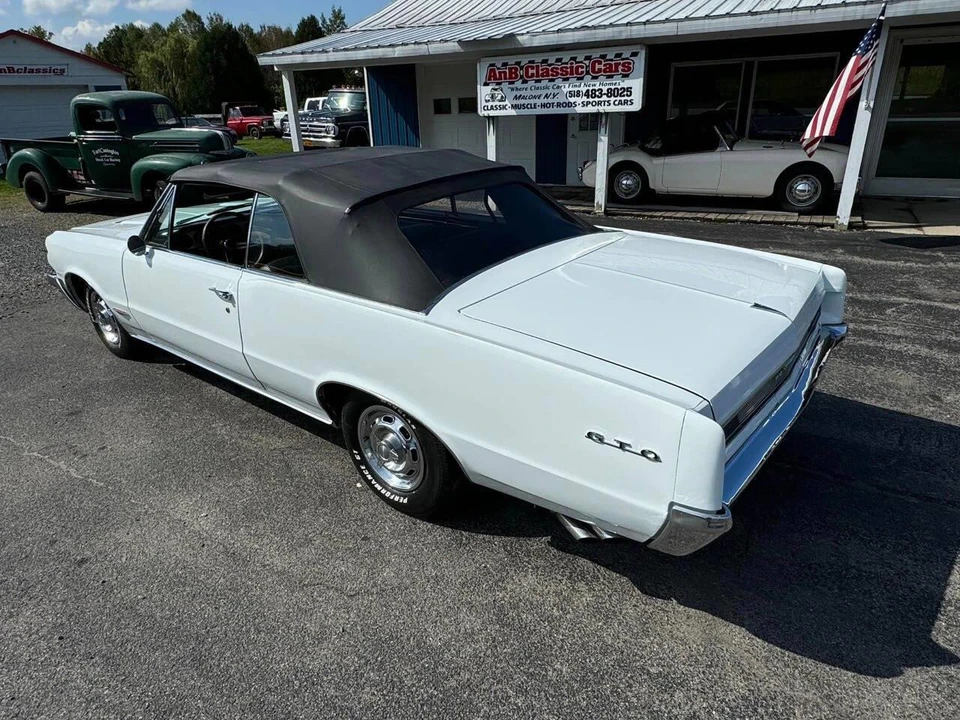 1964 Pontiac GTO 1st Gen - Image 16 of 31
