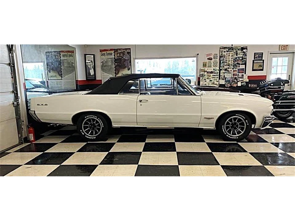 1964 Pontiac GTO 1st Gen - Image 24 of 31