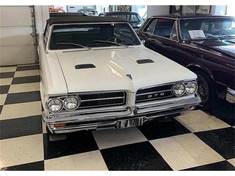 1964 Pontiac GTO 1st Gen - Image 25 of 31