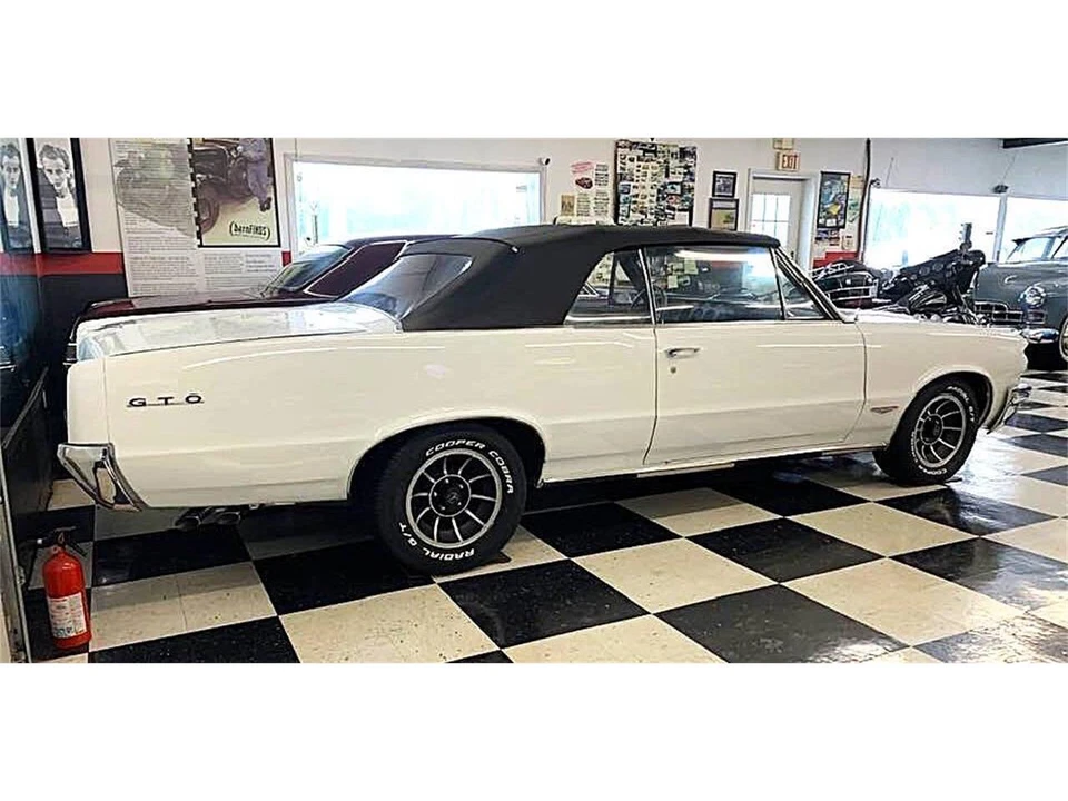 1964 Pontiac GTO 1st Gen - Image 26 of 31