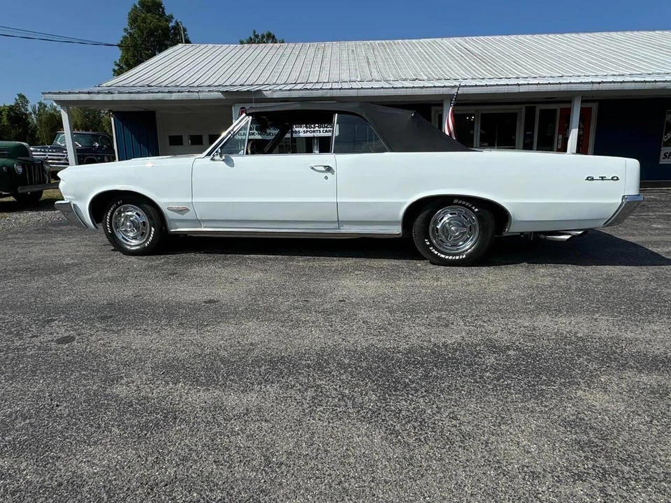 1964 Pontiac GTO 1st Gen - Image 15 of 31