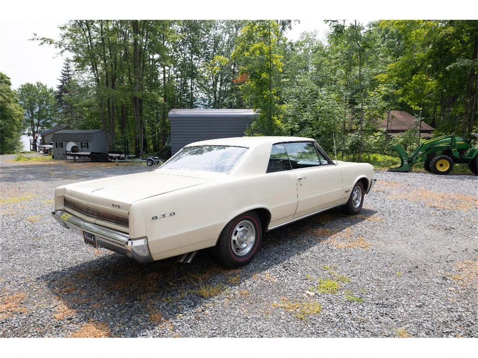 1964 Pontiac GTO 1st Gen - Image 16 of 31