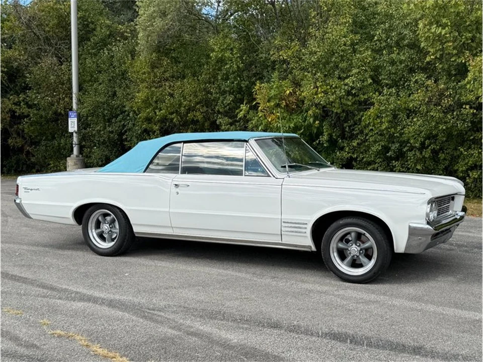 1964 Pontiac GTO 1st Gen - Image 22 of 31