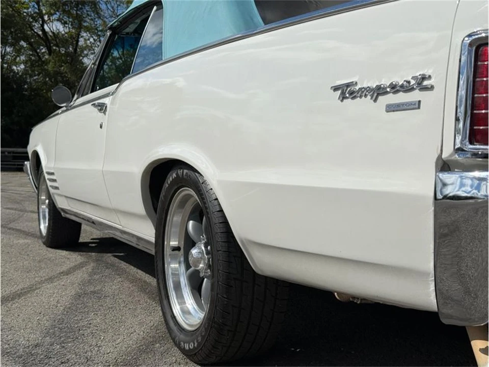 1964 Pontiac GTO 1st Gen - Image 18 of 31