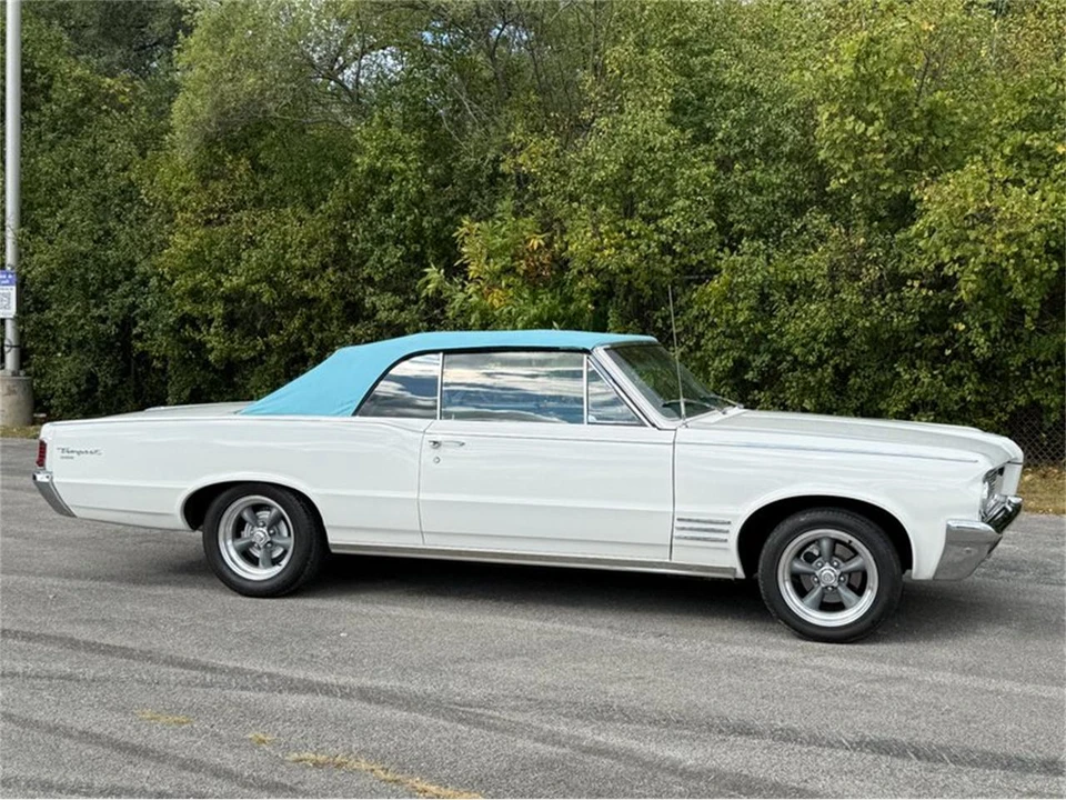 1964 Pontiac GTO 1st Gen - Image 23 of 31