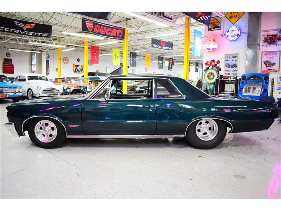 1964 Pontiac GTO 1st Gen - Image 18 of 31