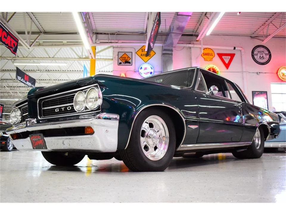 1964 Pontiac GTO 1st Gen - Image 24 of 31