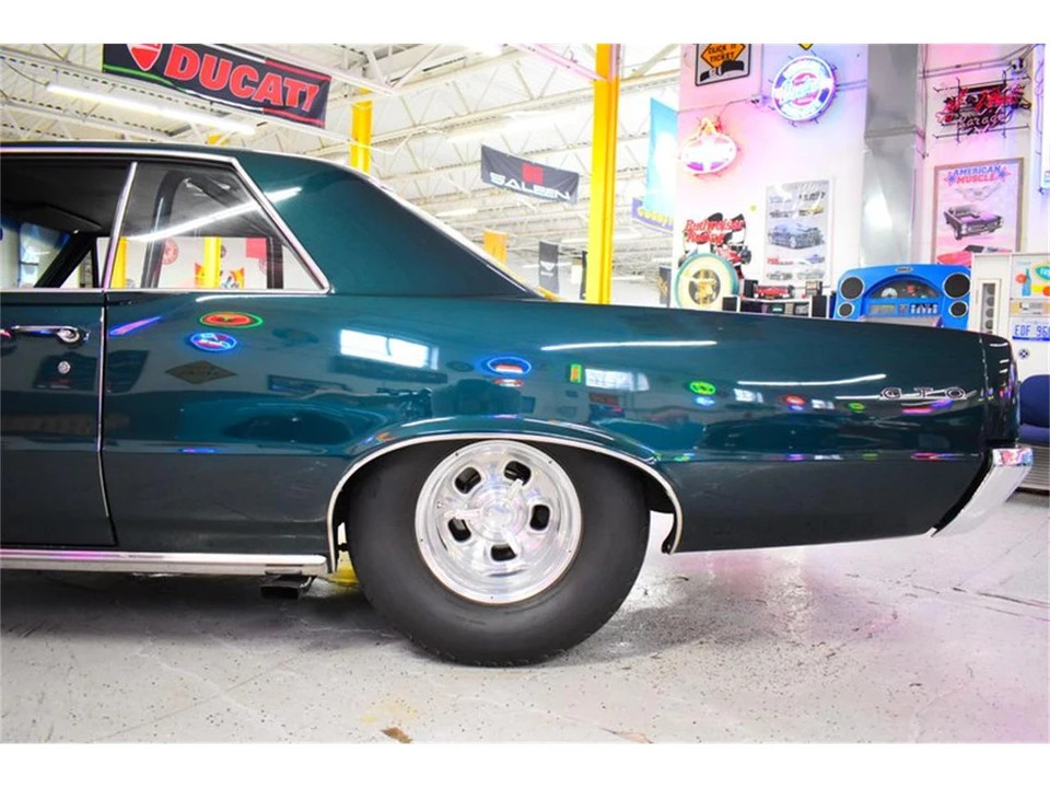 1964 Pontiac GTO 1st Gen - Image 22 of 31