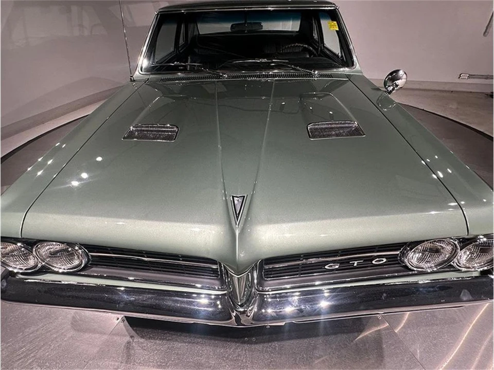 1964 Pontiac GTO 1st Gen - Image 22 of 31
