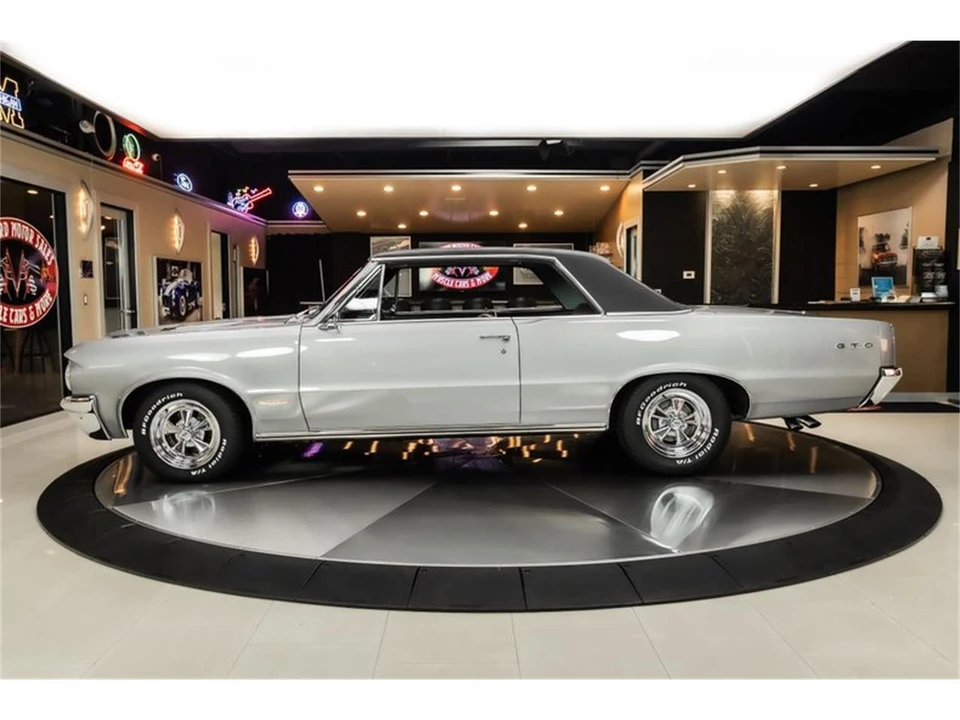 1964 Pontiac GTO 1st Gen - Image 19 of 31