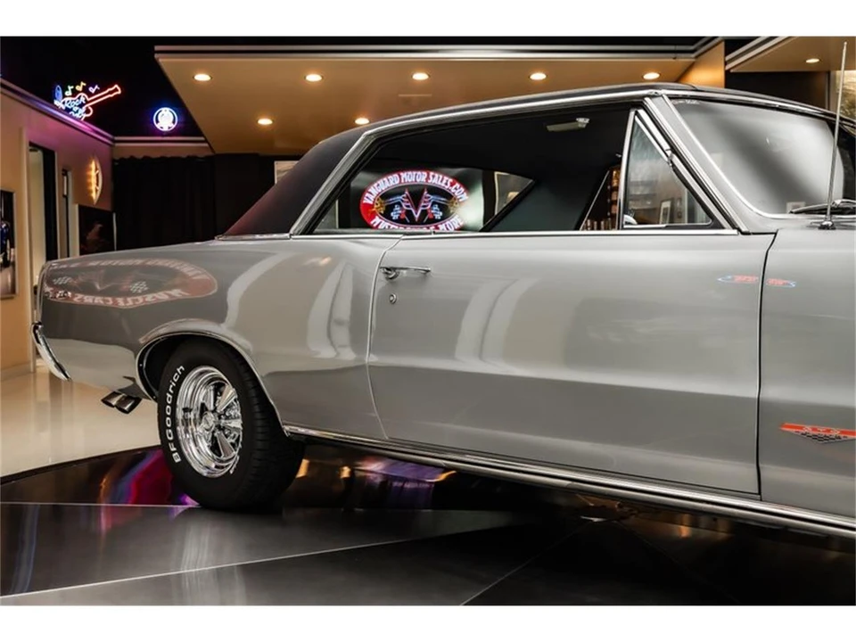 1964 Pontiac GTO 1st Gen - Image 23 of 31