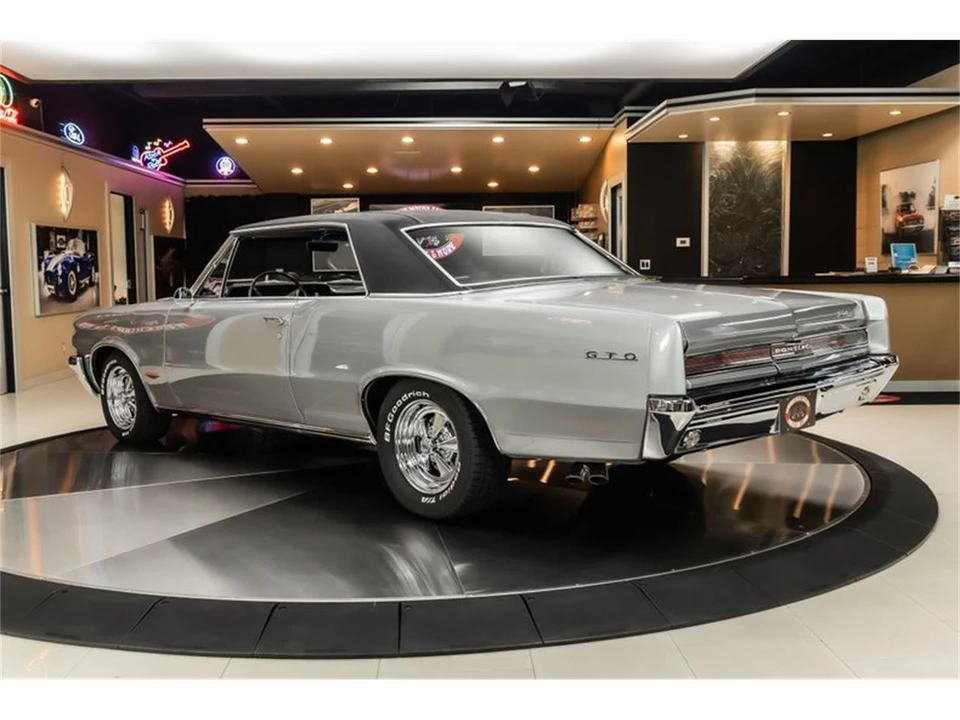 1964 Pontiac GTO 1st Gen - Image 17 of 31
