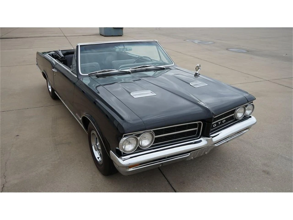 1964 Pontiac GTO 1st Gen - Image 20 of 31