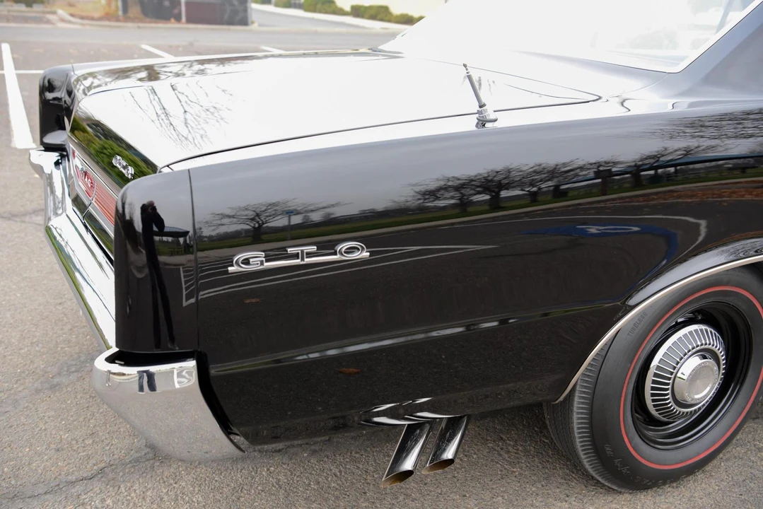 1964 Pontiac GTO 1st Gen - Image 24 of 31