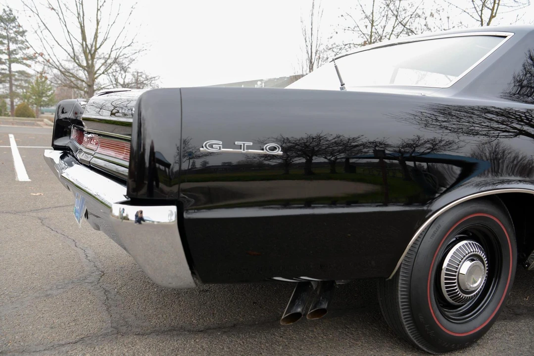 1964 Pontiac GTO 1st Gen - Image 25 of 31