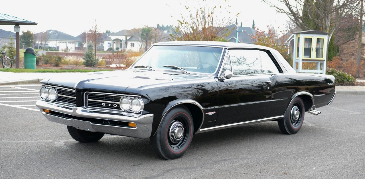 1964 Pontiac GTO 1st Gen - Image 20 of 31