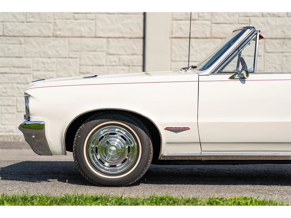 1964 Pontiac GTO 1st Gen - Image 16 of 31