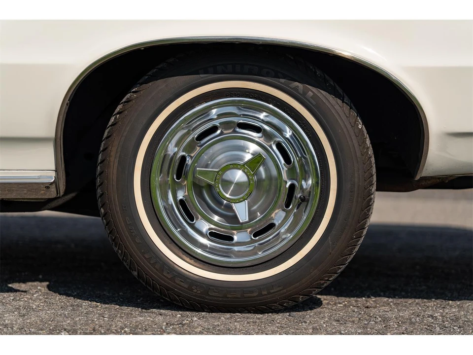 1964 Pontiac GTO 1st Gen - Image 17 of 31