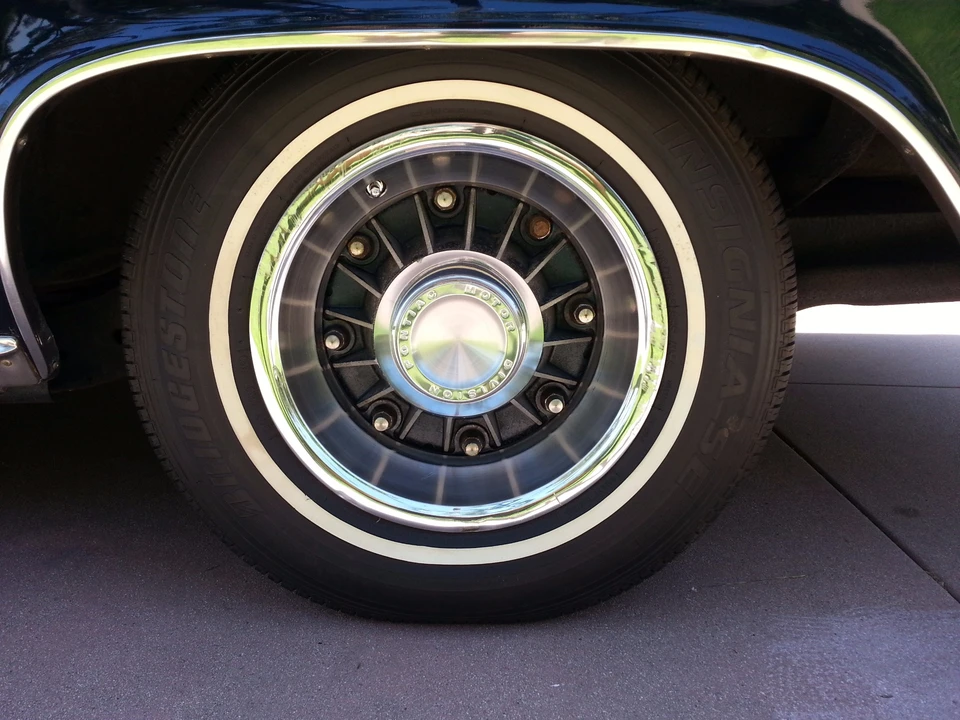 1964 Pontiac Grand Prix 1st Gen - Image 15 of 31