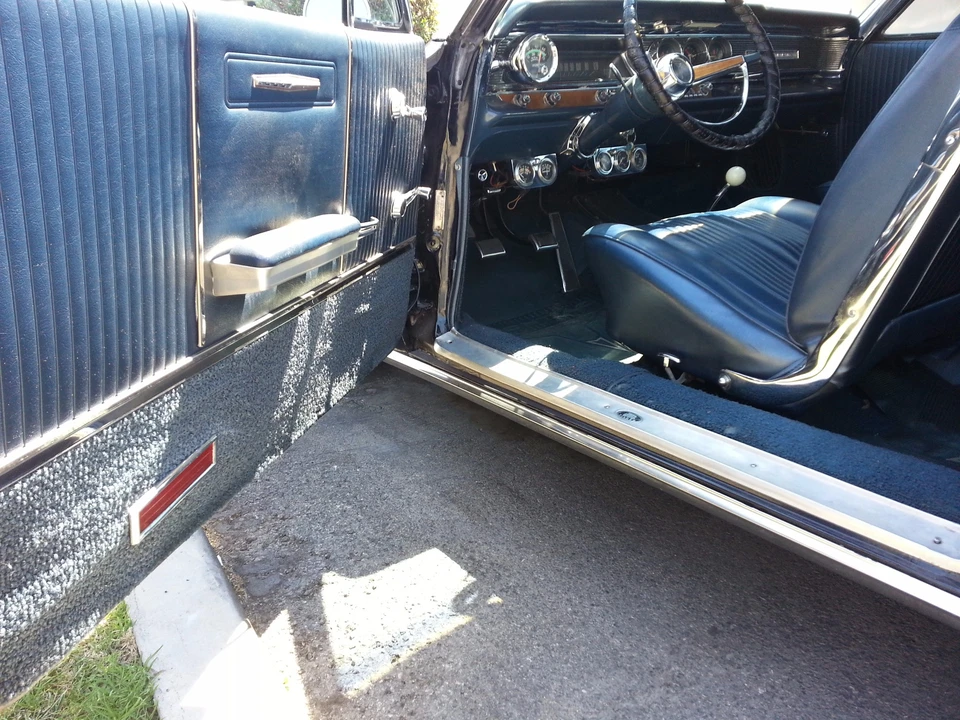 1964 Pontiac Grand Prix 1st Gen - Image 16 of 31