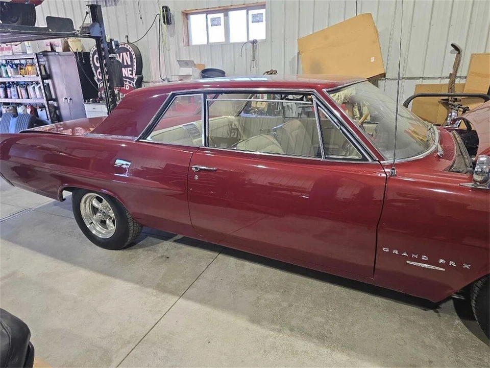 1964 Pontiac Grand Prix 1st Gen - Image 4 of 31