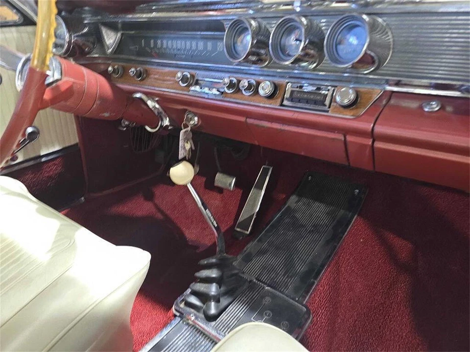 1964 Pontiac Grand Prix 1st Gen - Image 20 of 31