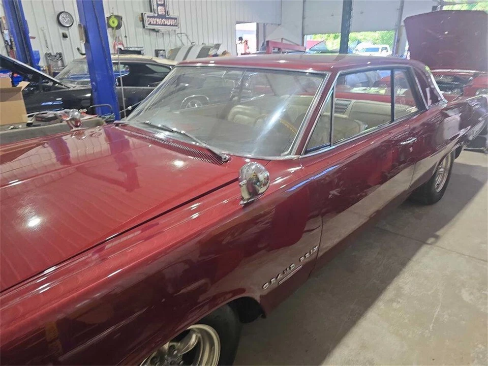 1964 Pontiac Grand Prix 1st Gen - Image 26 of 31