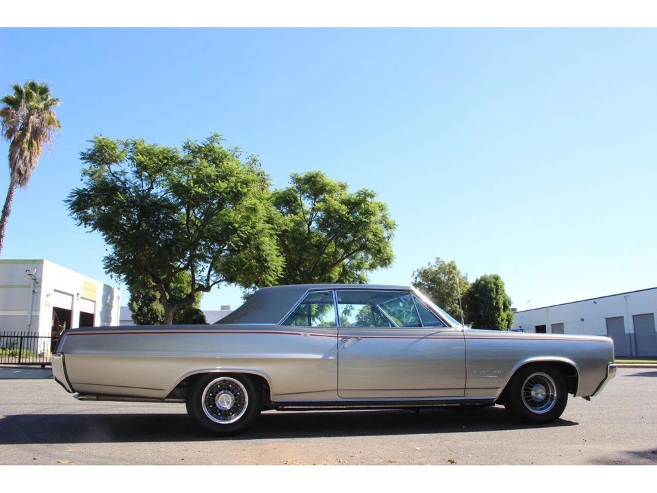 1964 Pontiac Grand Prix 1st Gen - Image 16 of 31