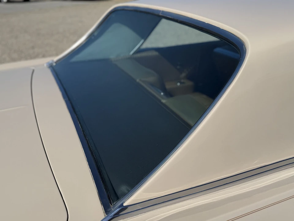 1964 Pontiac Grand Prix 1st Gen - Image 27 of 31