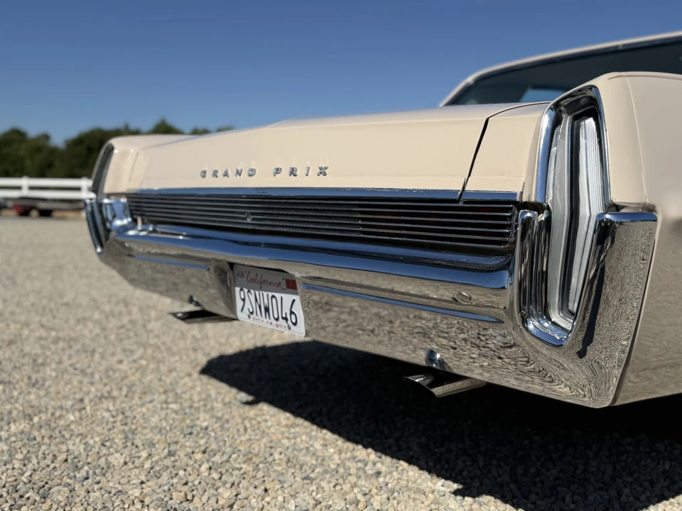 1964 Pontiac Grand Prix 1st Gen - Image 28 of 31