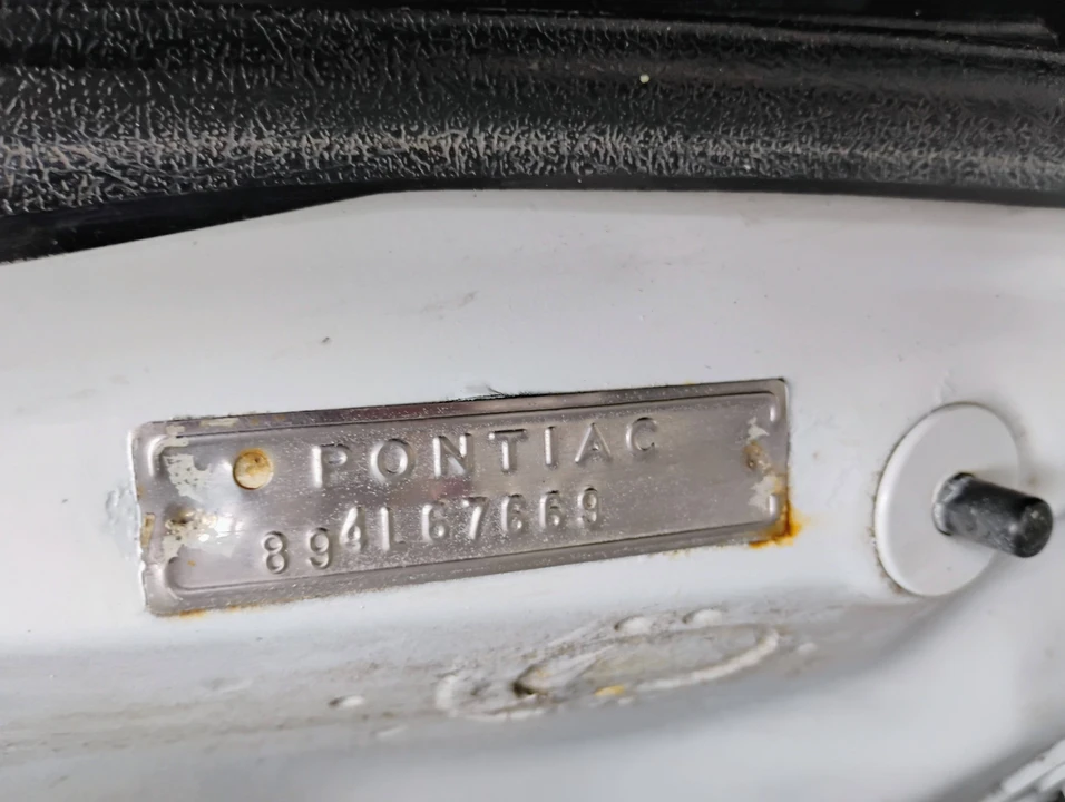 1964 Pontiac Grand Prix 1st Gen - Image 10 of 11