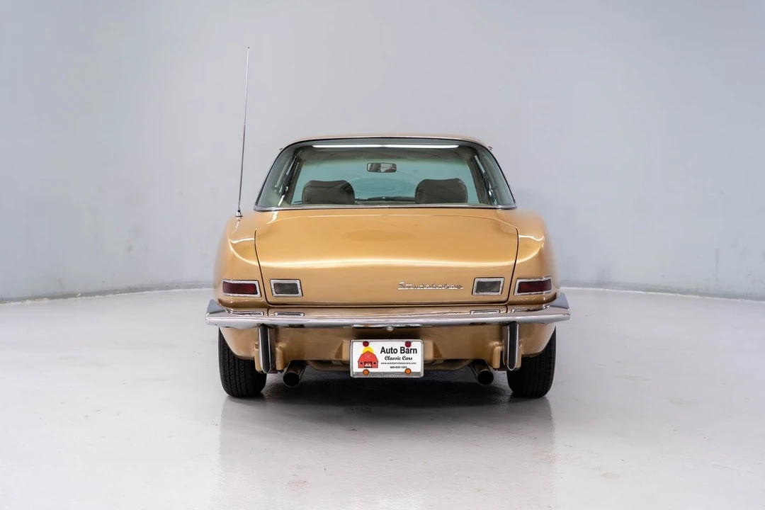 1964 Studebaker Avanti - Image 6 of 12