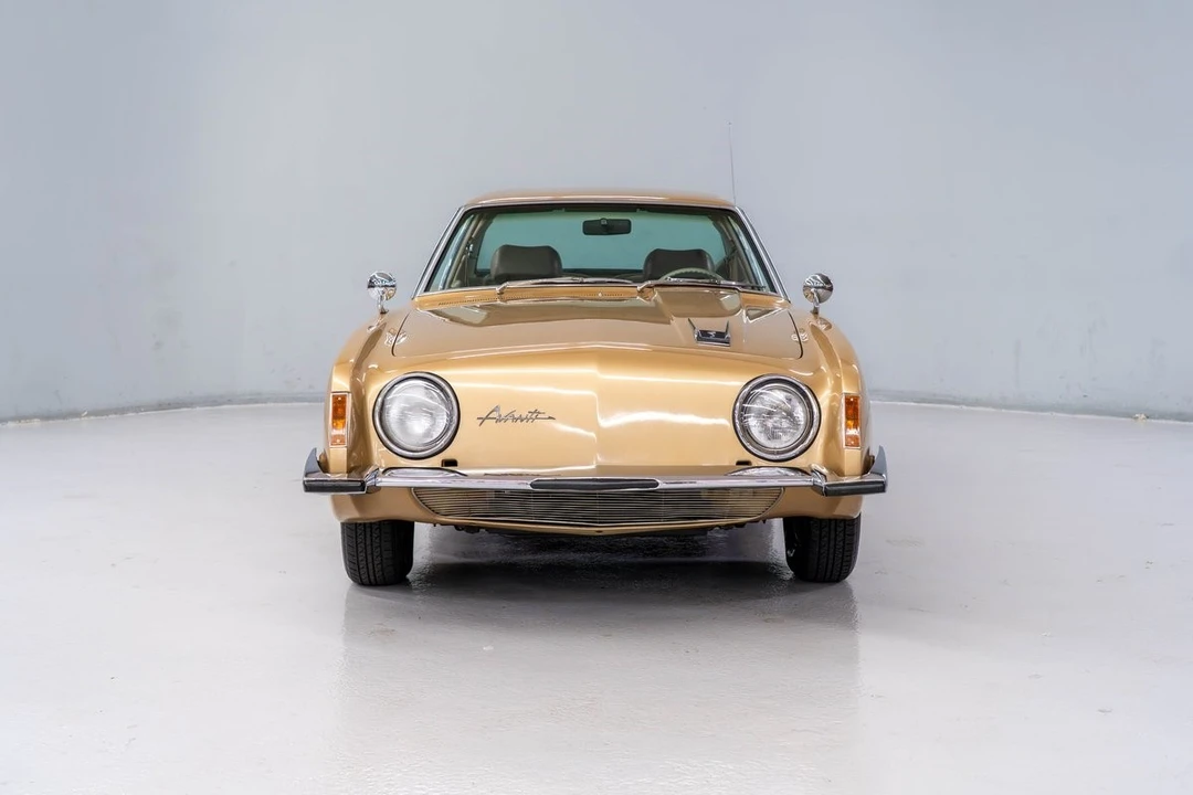 1964 Studebaker Avanti - Image 5 of 12