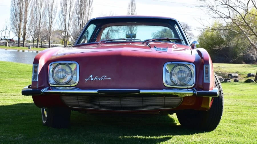 1964 Studebaker Avanti - Image 9 of 10