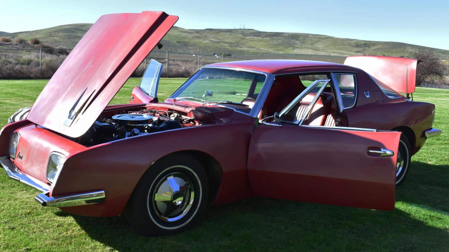 1964 Studebaker Avanti - Image 10 of 10