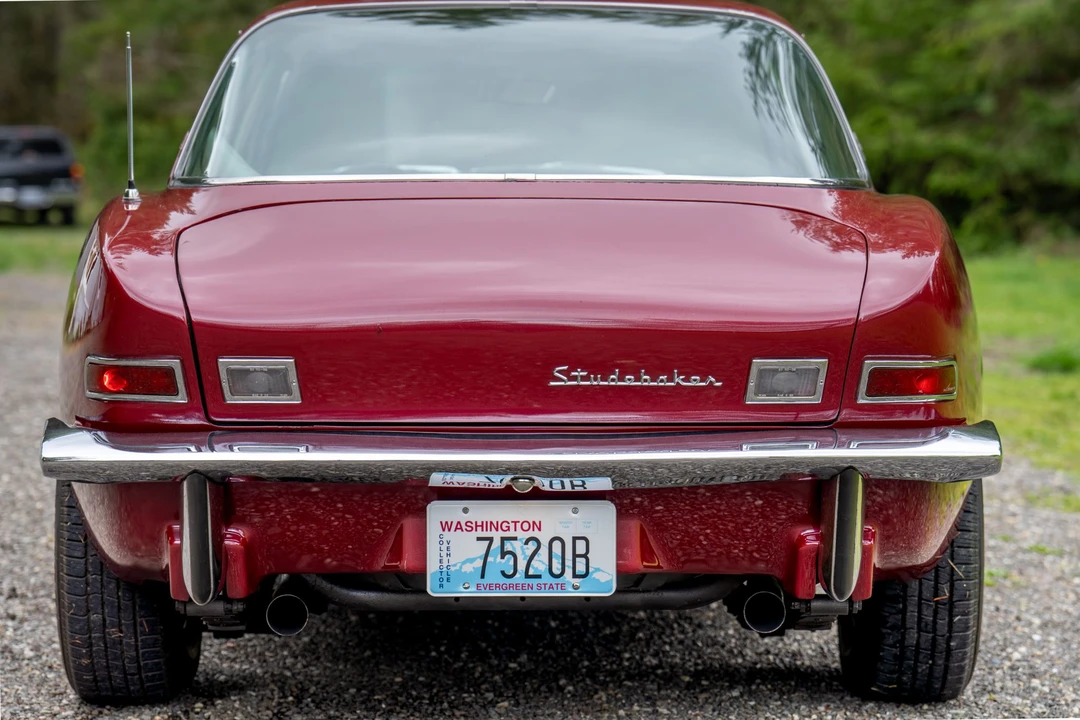1964 Studebaker Avanti - Image 10 of 31