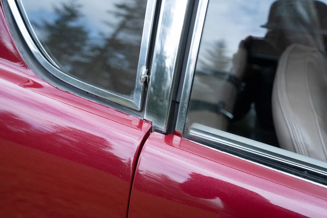 1964 Studebaker Avanti - Image 24 of 31