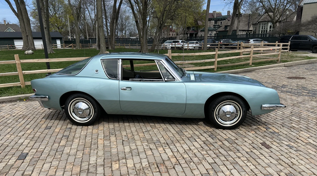 1964 Studebaker Avanti - Image 10 of 31