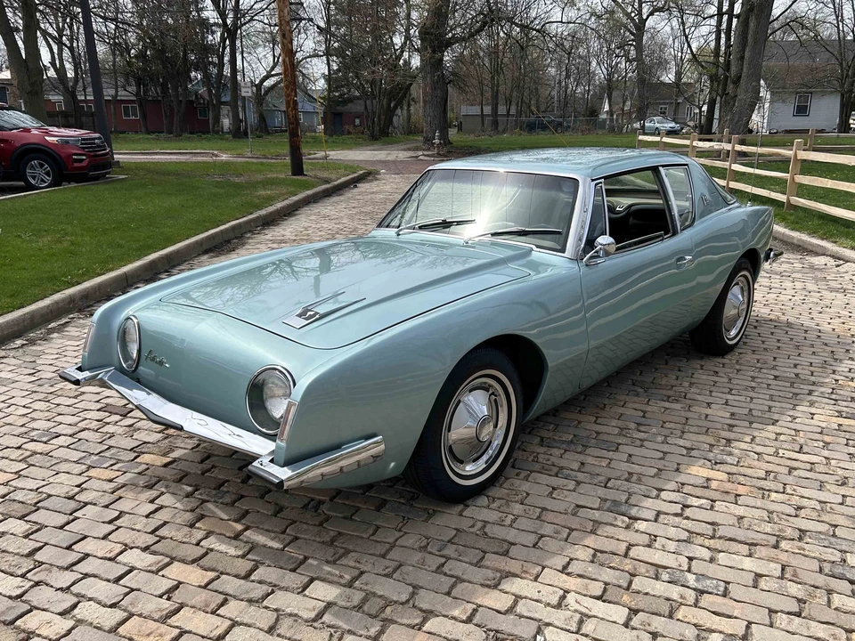 1964 Studebaker Avanti - Image 3 of 31