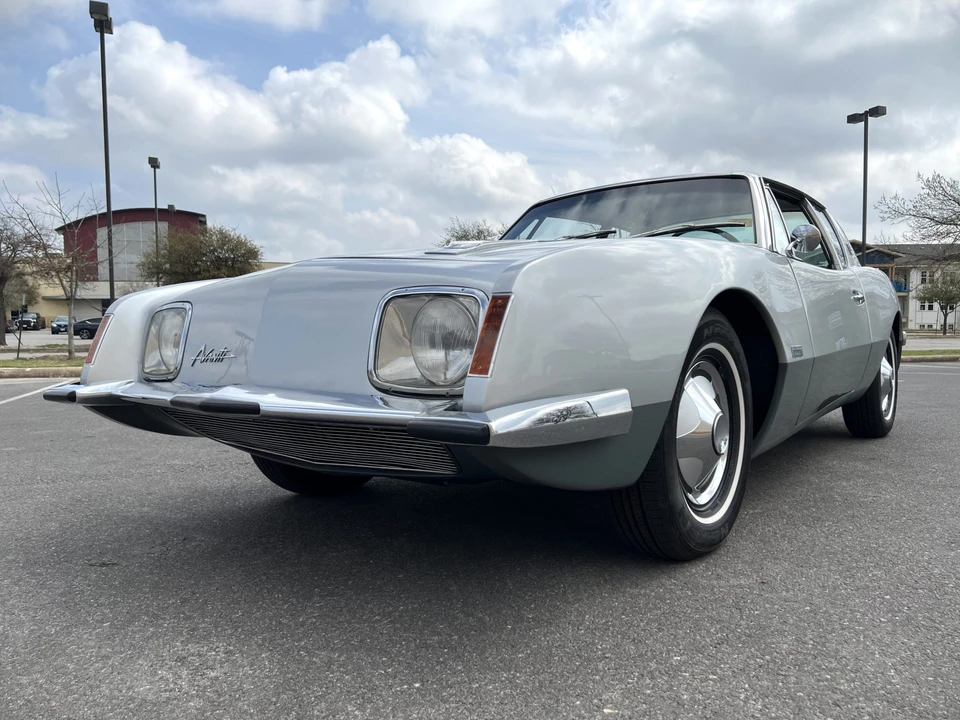 1964 Studebaker Avanti - Image 3 of 31