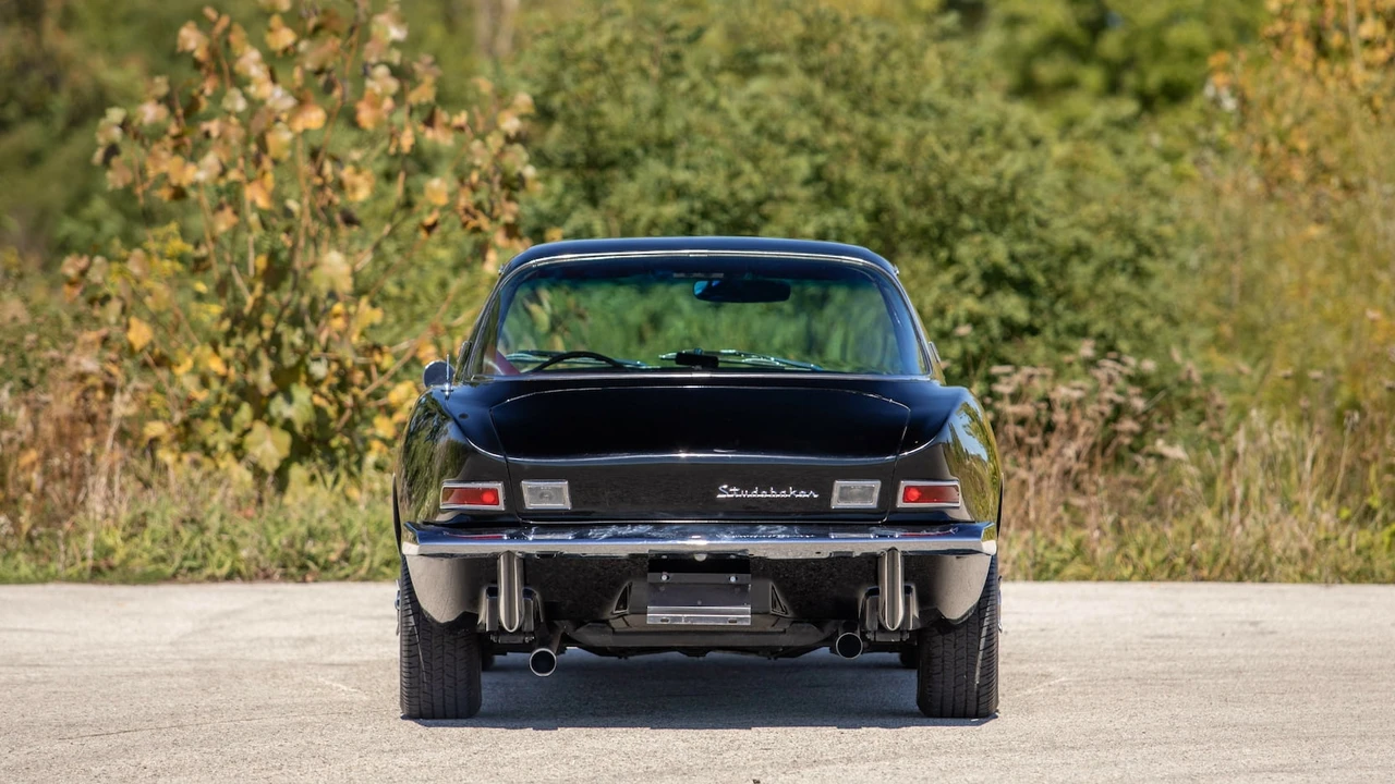 1964 Studebaker Avanti - Image 15 of 24