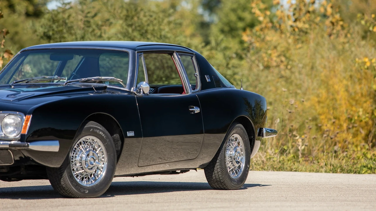 1964 Studebaker Avanti - Image 18 of 24