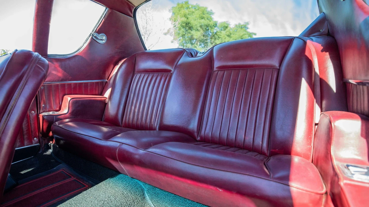 1964 Studebaker Avanti - Image 22 of 24