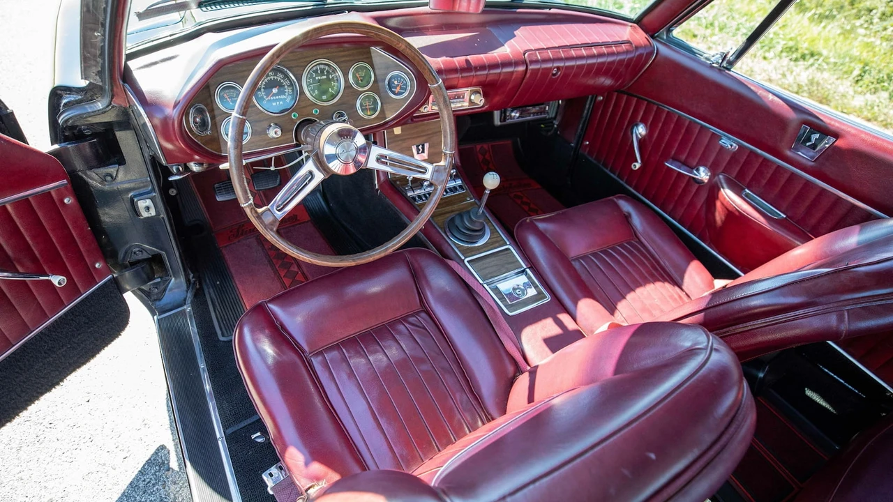 1964 Studebaker Avanti - Image 4 of 24