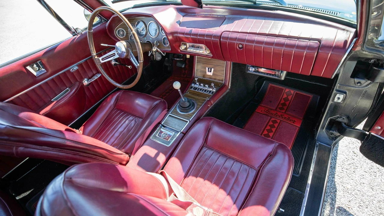 1964 Studebaker Avanti - Image 5 of 24
