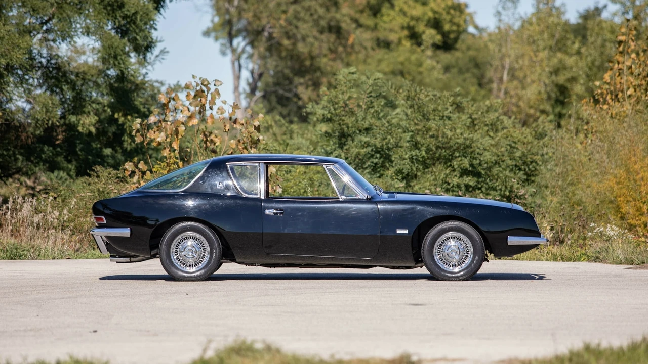 1964 Studebaker Avanti - Image 8 of 24