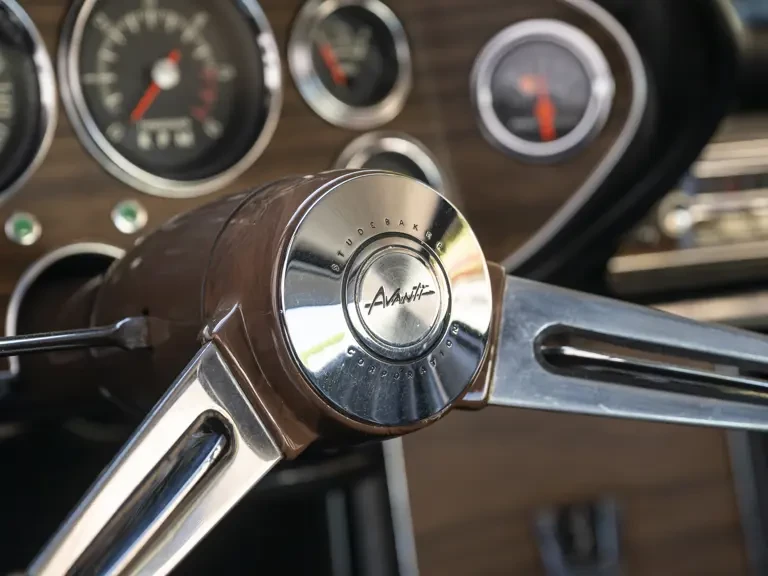 1964 Studebaker Avanti - Image 18 of 31