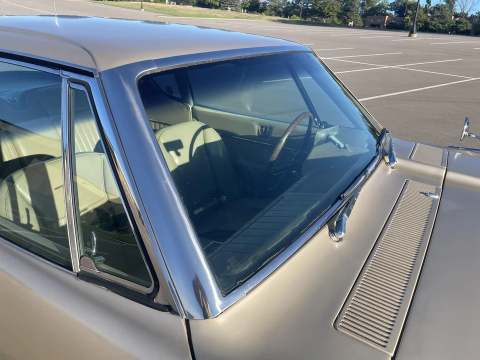 1964 Studebaker Avanti - Image 25 of 31