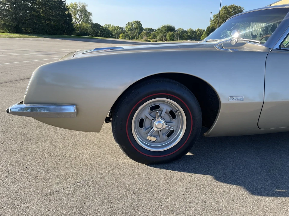 1964 Studebaker Avanti - Image 19 of 31